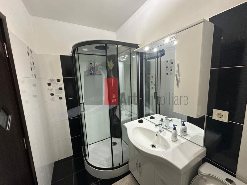 Trei camere, apartament, 145 mp, la 6 min de metrou Eroii Revolutiei